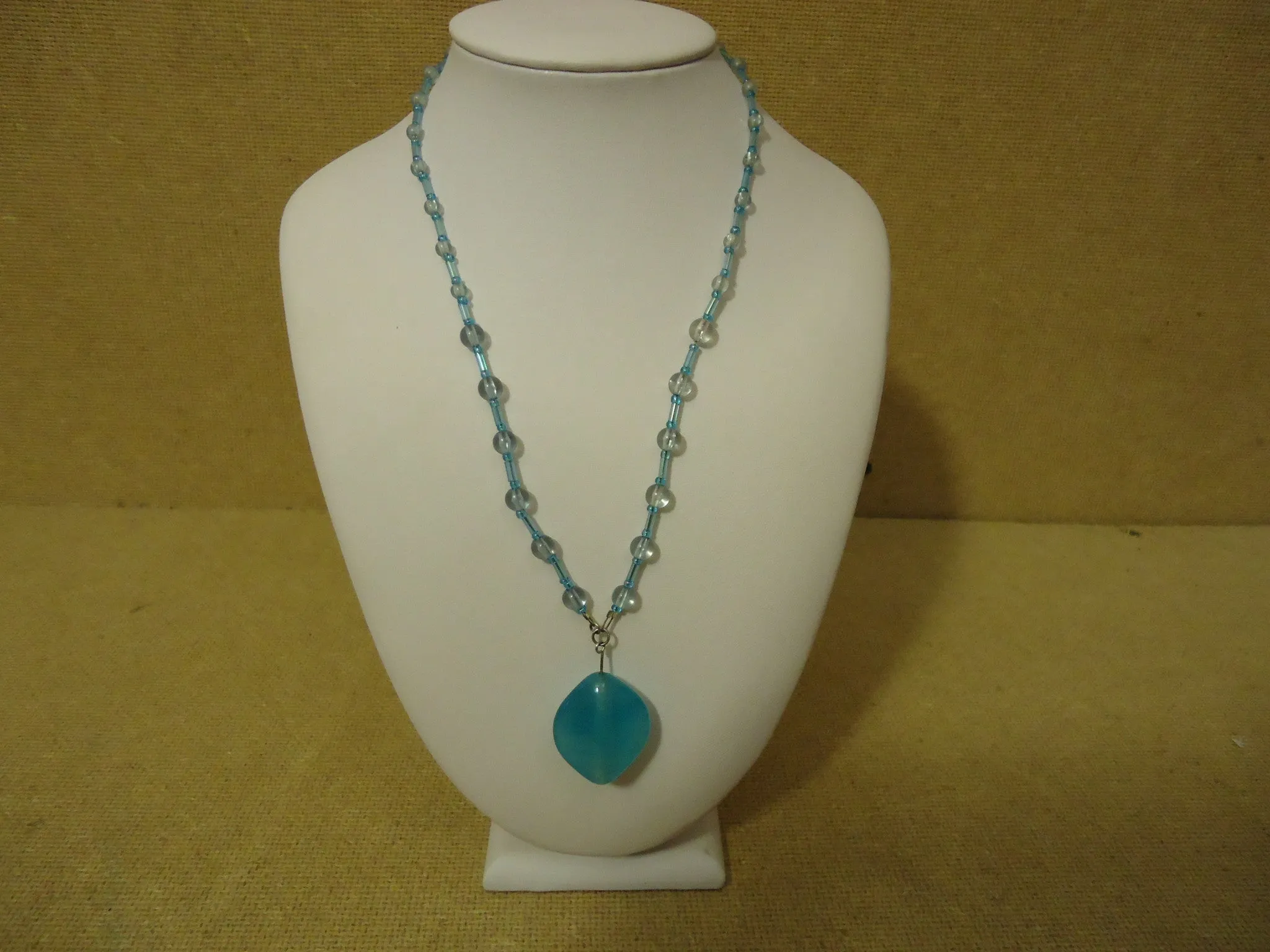 Designer Fashion Necklace 15-19in L Beaded/Strand Chain Glass Female Adult Blues -- Used