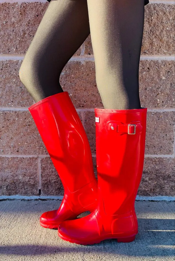 Hunter Military Red Glossy Rain Boots - Size 8