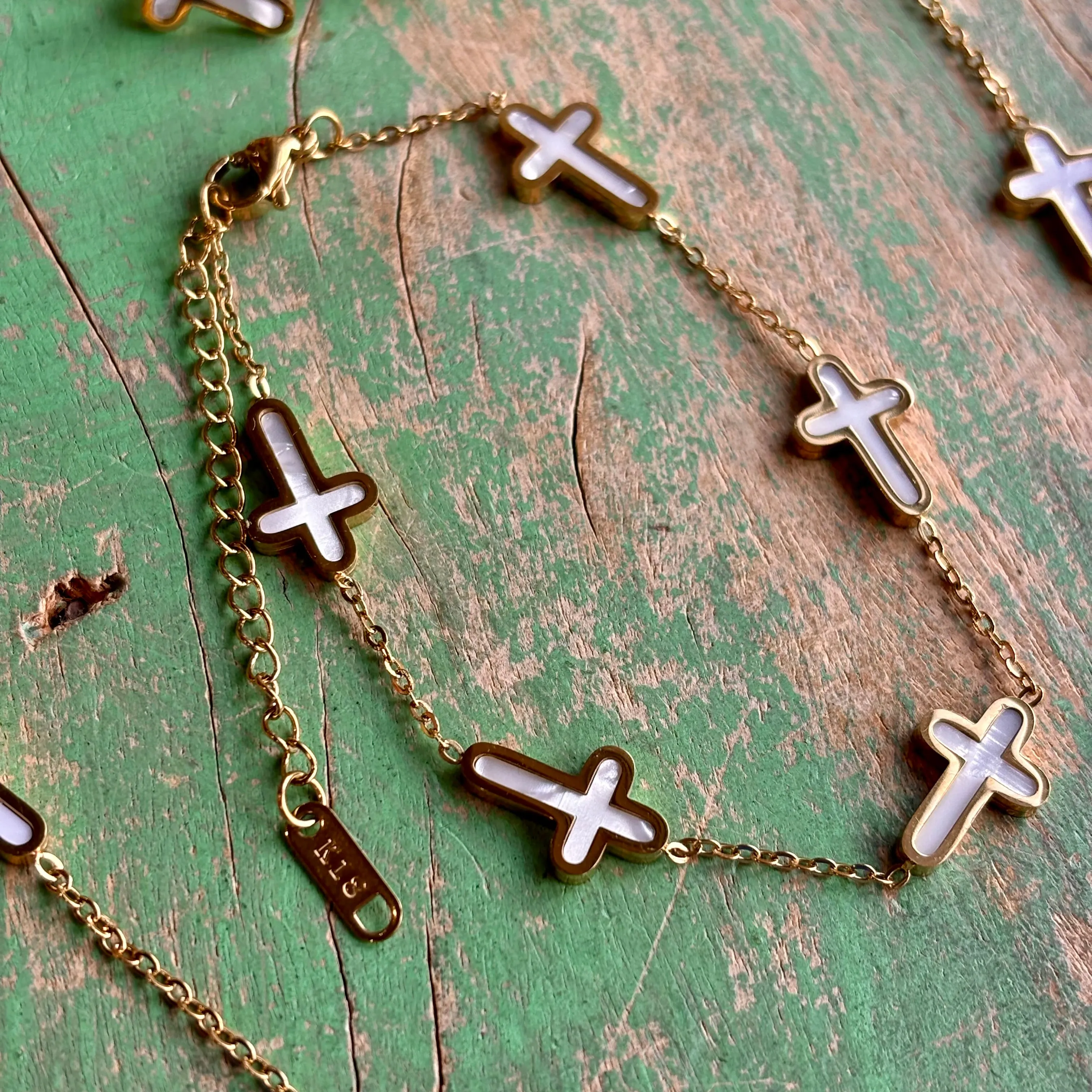 Linked Colorful Gold Crosses Sets