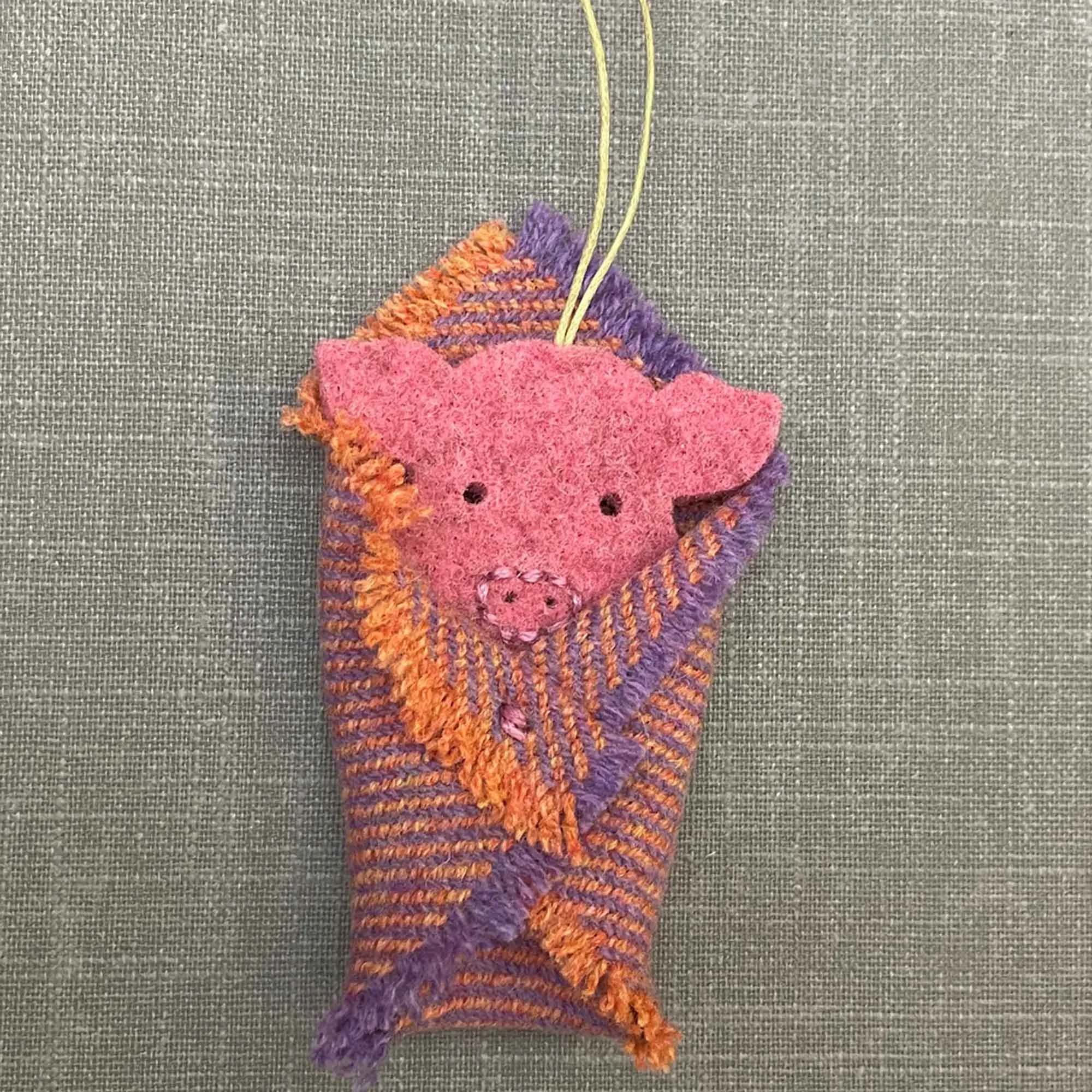 Make your own Pig in a Blanket Ornament