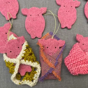 Make your own Pig in a Blanket Ornament