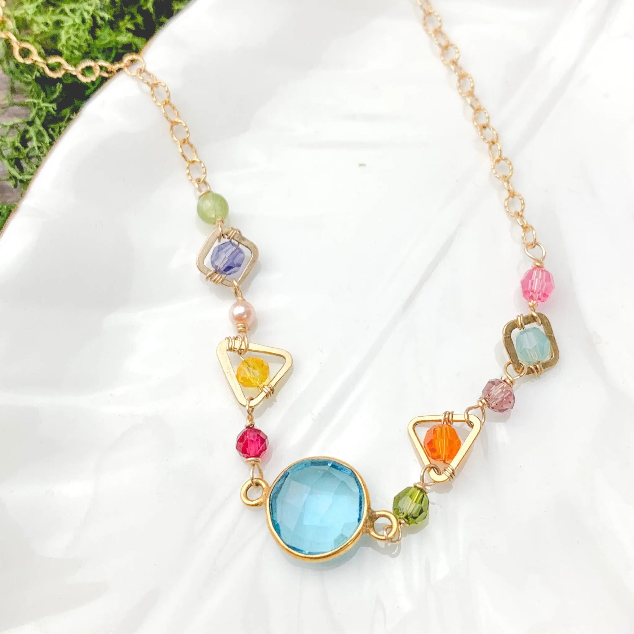 Mixed shapes and colors necklace