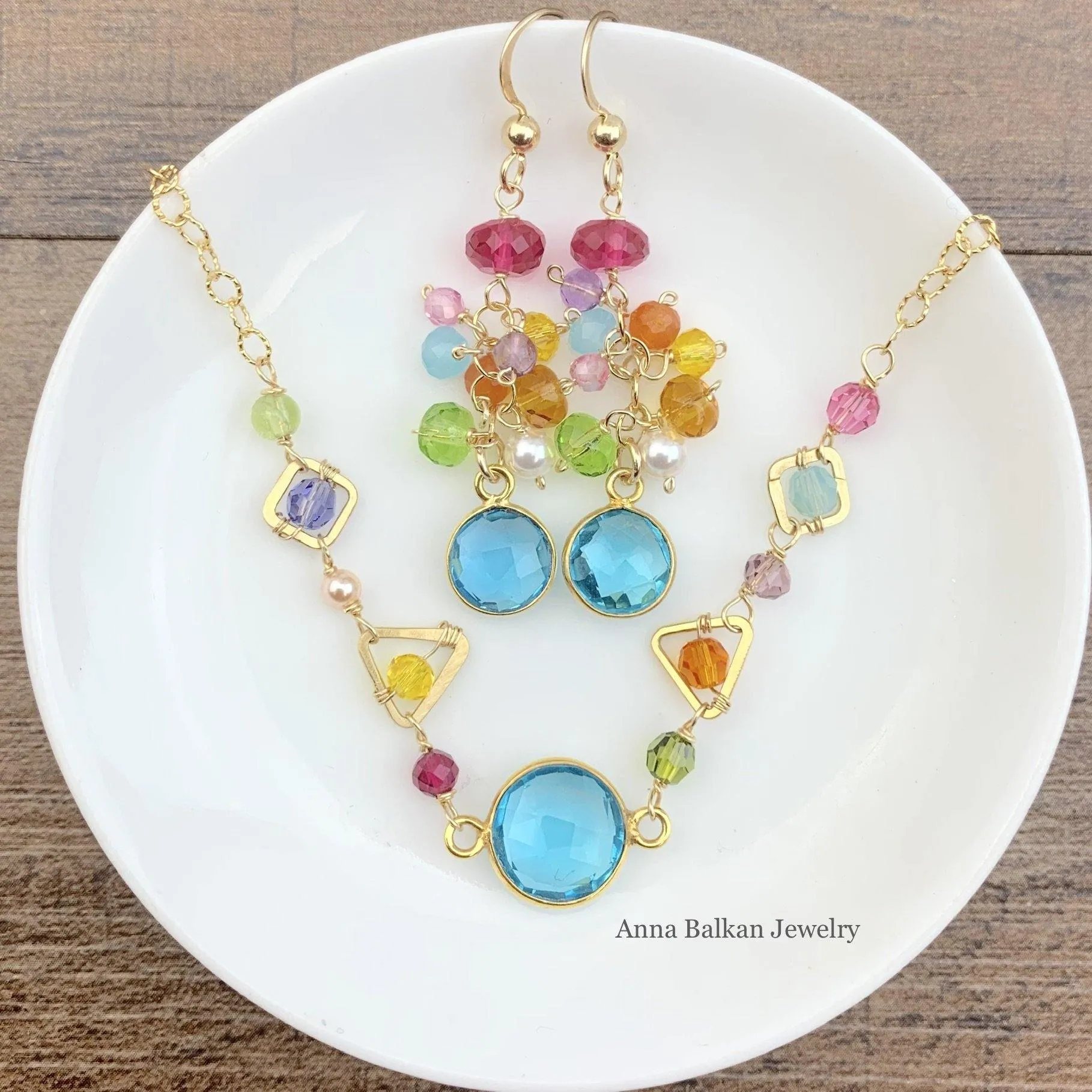 Mixed shapes and colors necklace